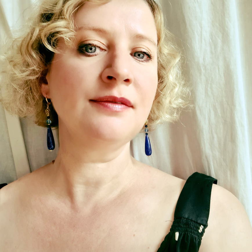 Danielle Bleu Lapis
