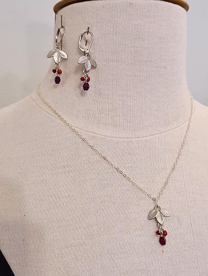 Parure "Trio de Feuilles", Argentée-rouge