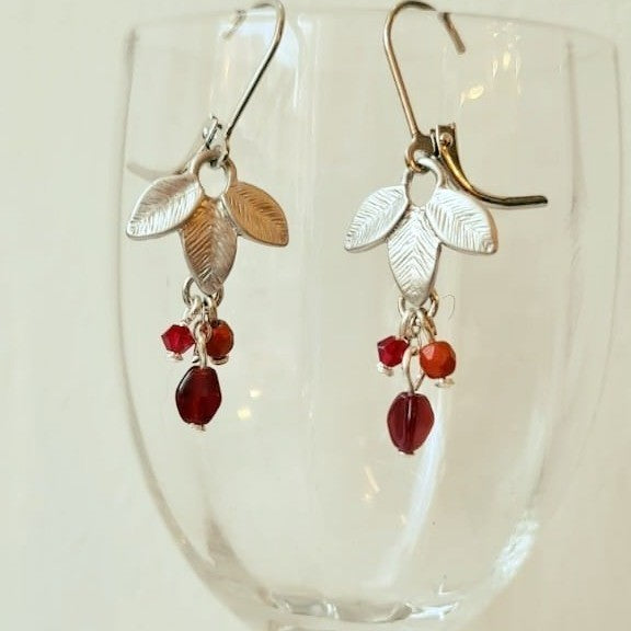 Parure "Trio de Feuilles", Argentée-rouge