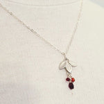 Collier "Trio de Feuilles", Argentée-rouge