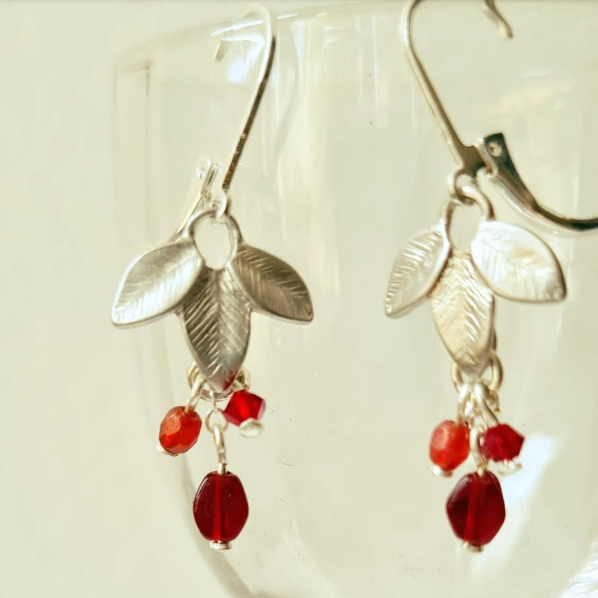 "Trio de Feuilles", Boucles Argentée-rouge